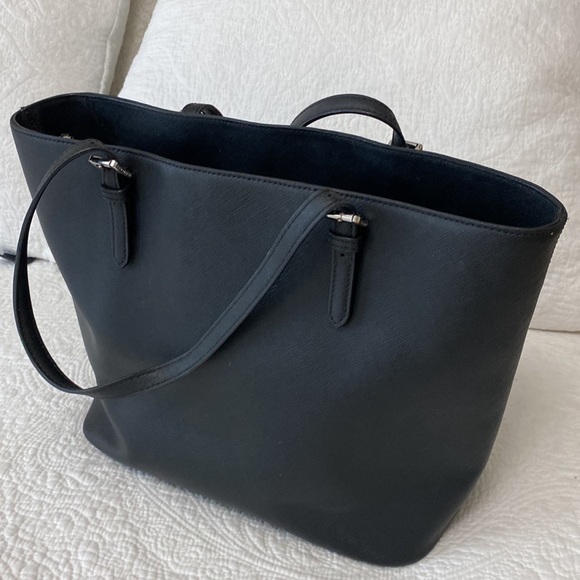 Michael Kors - Saffiano Leather Structured Tote - Picture 4 of 17